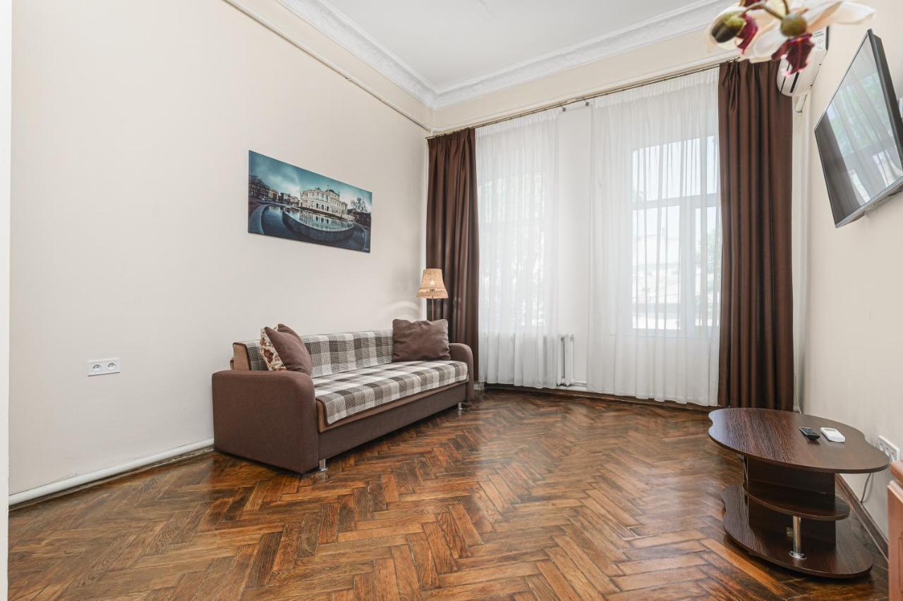Nice Apartment In The City Center Odessa Exterior photo